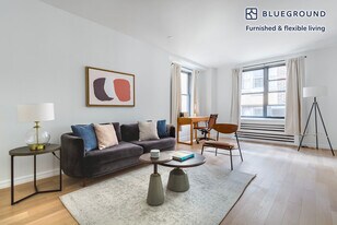 160 E 48th St in New York, NY - Building Photo