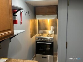 2136 Barnum Ave in Stratford, CT - Building Photo - Building Photo