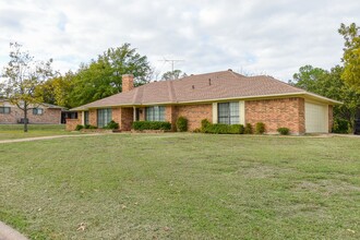 3106 Bonham St in Greenville, TX - Building Photo - Building Photo