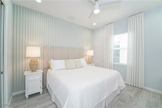 7182 Saona CT in Naples, FL - Foto de edificio - Building Photo