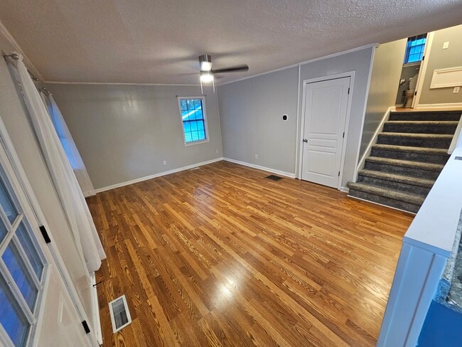 290 Emerald Dr in Clarkesville, GA - Building Photo - Building Photo