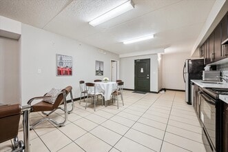 110 University Ave W in Waterloo, ON - Building Photo - Building Photo