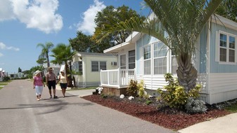 Rainbow Village of Largo Apartamentos