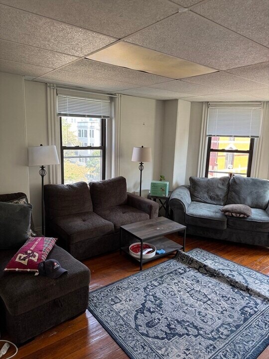 319 E St in Boston, MA - Building Photo