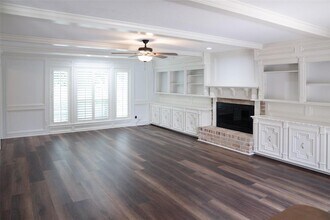 16611 Brenton Oaks Dr in Spring, TX - Foto de edificio - Building Photo