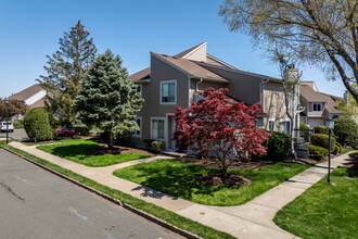 Springfield Park Place Condo Association in Springfield, NJ - Foto de edificio - Building Photo