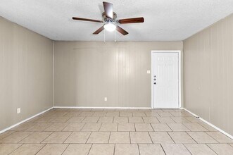 1611 Jones St in Taylor, TX - Building Photo - Building Photo