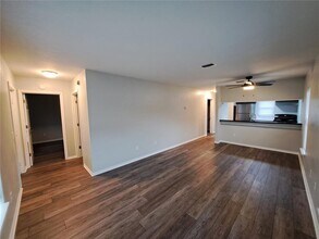 3209 SW 25th Dr, Unit C in Gainesville, FL - Building Photo - Building Photo