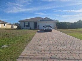 3515 NE 12th Pl in Cape Coral, FL - Building Photo