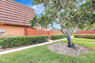 2332 23rd Ct in Jupiter, FL - Building Photo - Building Photo