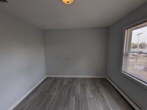998 Campbell Ave in West Haven, CT - Building Photo - Building Photo