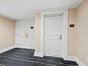 800 N Tamiami Trl in Sarasota, FL - Building Photo - Building Photo