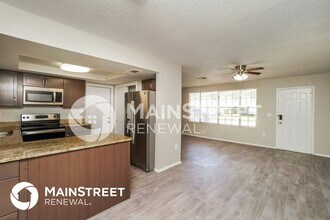 8803 Seeley Ln in Hudson, FL - Foto de edificio - Building Photo