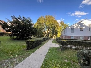 94 Spruce St in Yonkers, NY - Building Photo - Building Photo