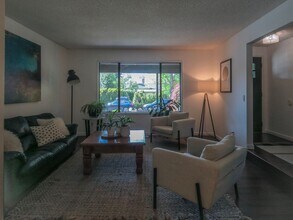 7063 SW Algonkin St in Tualatin, OR - Building Photo - Building Photo