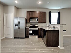 25554 Northpark Spruce Dr in Porter, TX - Building Photo - Building Photo