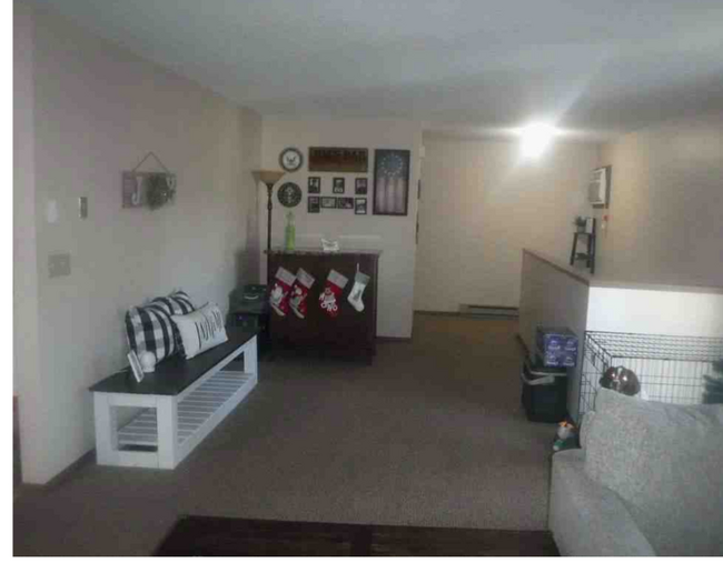 property at 810 E Southview Ct