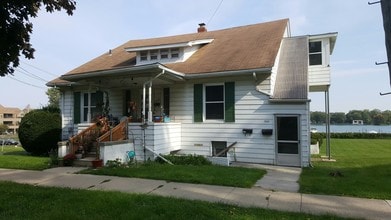 Riverside Apartments in Trenton, MI - Foto de edificio - Building Photo