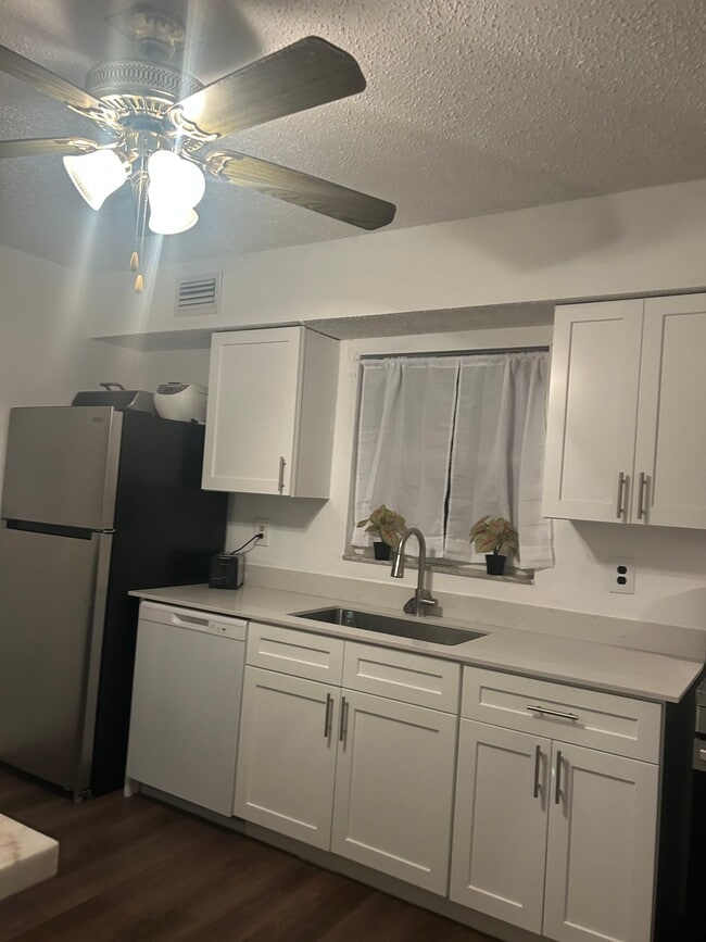 4940 87th Ave, Unit C