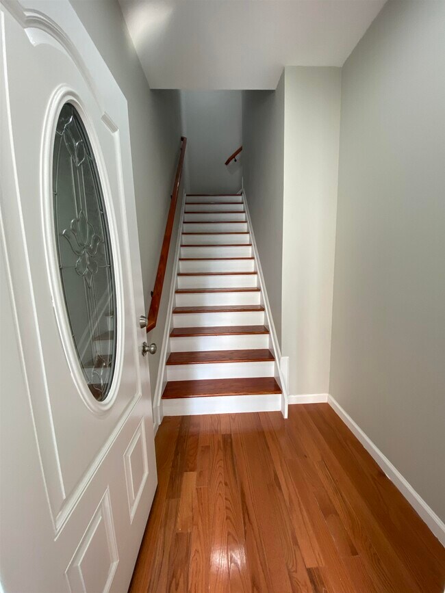 176 Avenue F in Bayonne, NJ - Building Photo - Building Photo