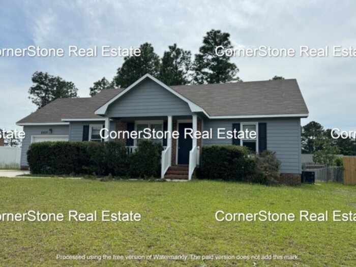 3323 Donnett Ln in Spring Lake, NC - Building Photo