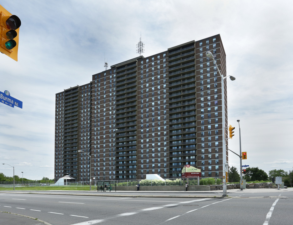 The Cross Winds in Ottawa, ON - Building Photo