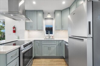 1012 Broadway in Alameda, CA - Building Photo - Building Photo