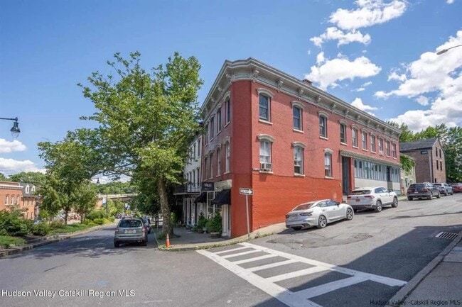 4 W Union St in Kingston, NY - Building Photo - Building Photo