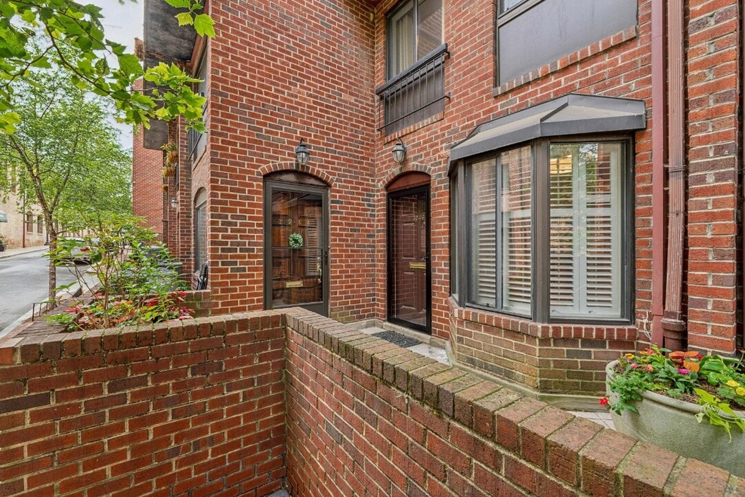 3246 Grace St NW in Washington, DC - Building Photo