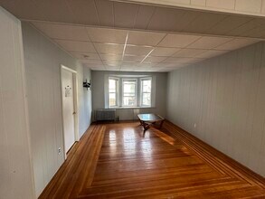 74 Pearson Ave in Somerville, MA - Foto de edificio - Building Photo