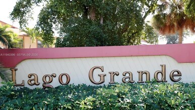 6545 W 27th Ct in Hialeah, FL - Building Photo - Building Photo