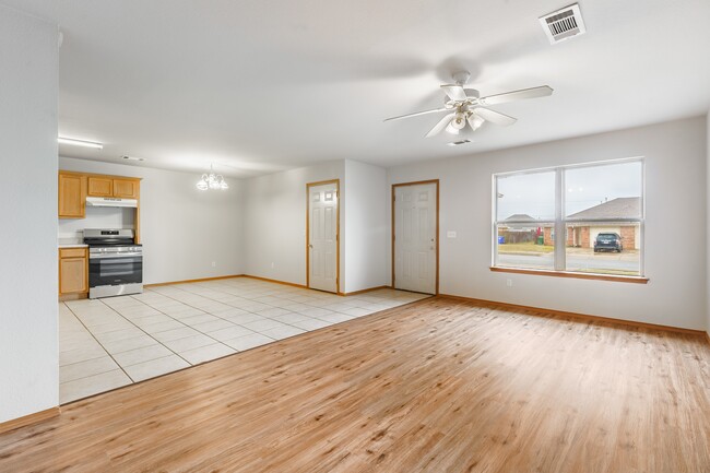 417 E Southern Trace Dr in Rogers, AR - Building Photo - Building Photo