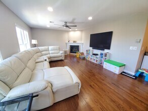 467 Somerville Ave, Unit 2 in Somerville, MA - Foto de edificio - Building Photo