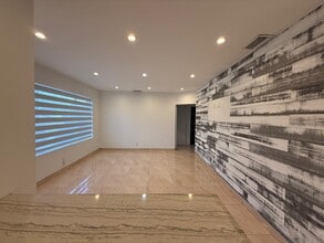 120 W 63rd St in Hialeah, FL - Building Photo - Building Photo