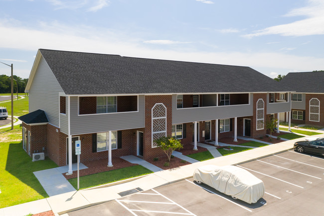 The Drake Apartments in Greenville, NC - Building Photo - Building Photo