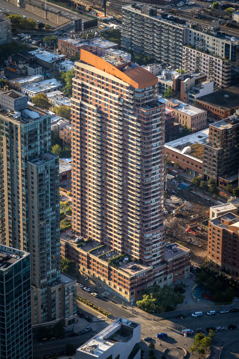 CityLights Building in Long Island City, NY - Foto de edificio