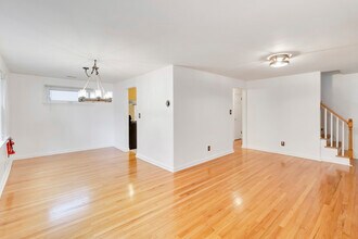 7 Evelyn Rd in Roseland, NJ - Building Photo - Building Photo
