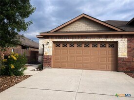 569 Creekside Cir in New Braunfels, TX - Building Photo