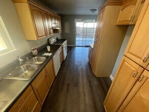 6870 Butterball Way in Sacramento, CA - Building Photo - Building Photo