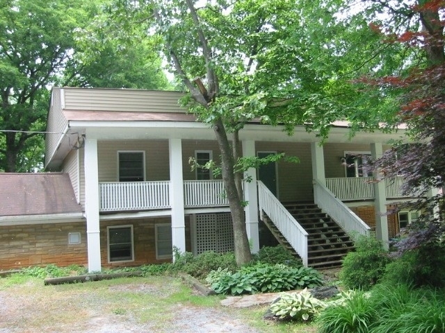 820 Beagle Gap Rd in Crozet, VA - Building Photo