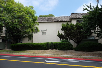 80-98 Bryn Mawr St in Ventura, CA - Building Photo - Other