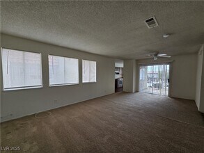 5340 Retablo Ave in Las Vegas, NV - Building Photo - Building Photo