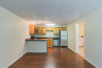 Fox Brook Townhomes in Hamburg, NY - Foto de edificio - Interior Photo