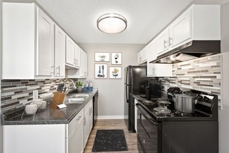 Newly Remodeled Apartments with Washer Dry... in Aurora, CO - Building Photo - Interior Photo