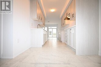 32 Winery Wy in Barrie, ON - Building Photo - Building Photo