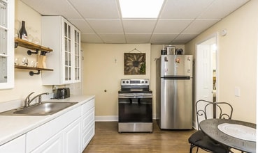 19 Birch St, Unit 19 in Coatesville, PA - Foto de edificio - Building Photo