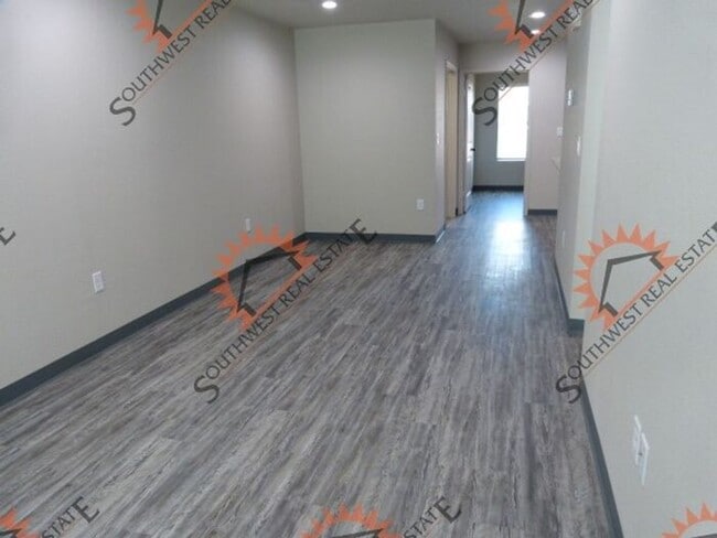 1513 W Llano Estacado Blvd in Clovis, NM - Building Photo - Building Photo