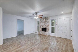 703 Country Aire Dr in Round Rock, TX - Building Photo - Building Photo