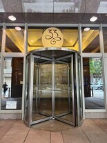 33 W Ontario St in Chicago, IL - Building Photo