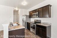 2703A Sidney St photo'